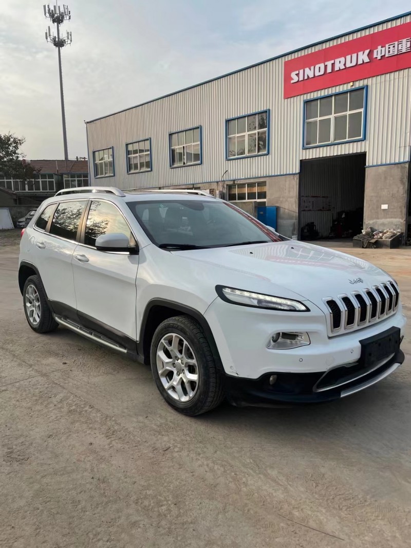 青島17年Jeep自由光7