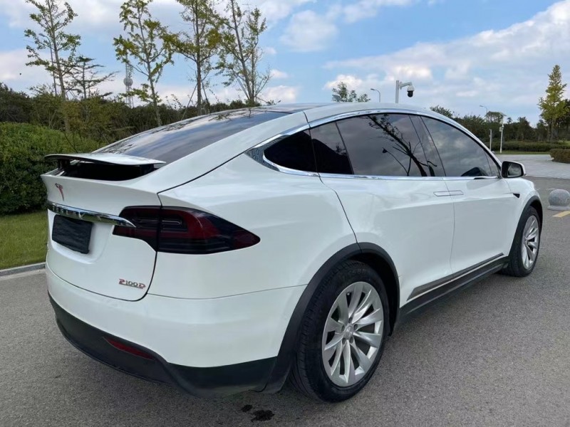 鹽城18年特斯拉MODEL X8