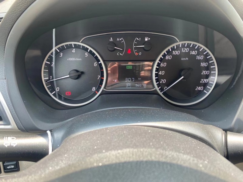湛江16年日產軒逸9