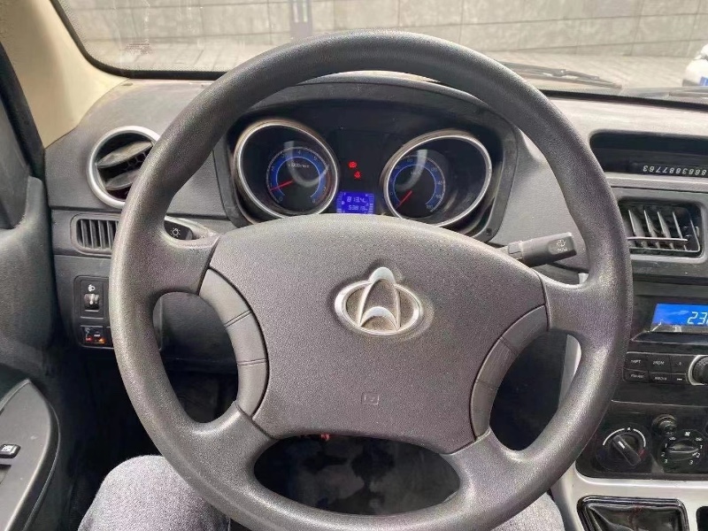 重慶19年長安汽車睿行4