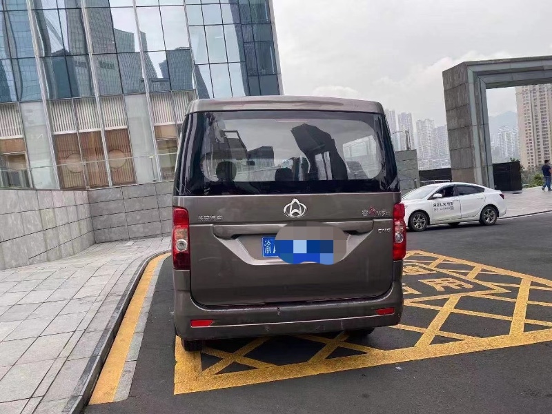 重慶19年長安汽車睿行7