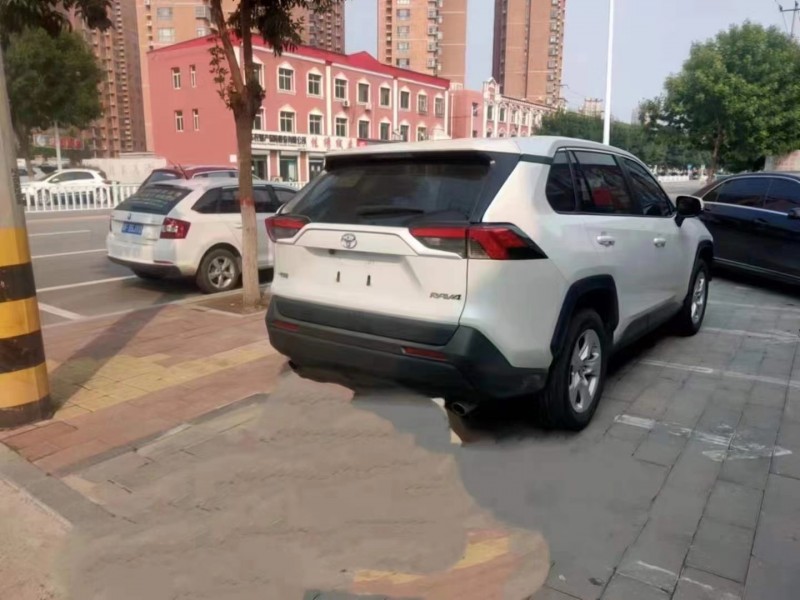 滄州20年豐田RAV45
