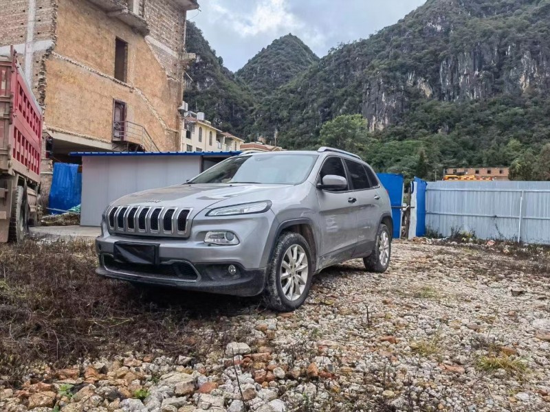 昆明16年Jeep自由光6