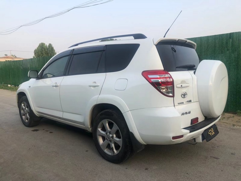 濟寧12年豐田RAV48