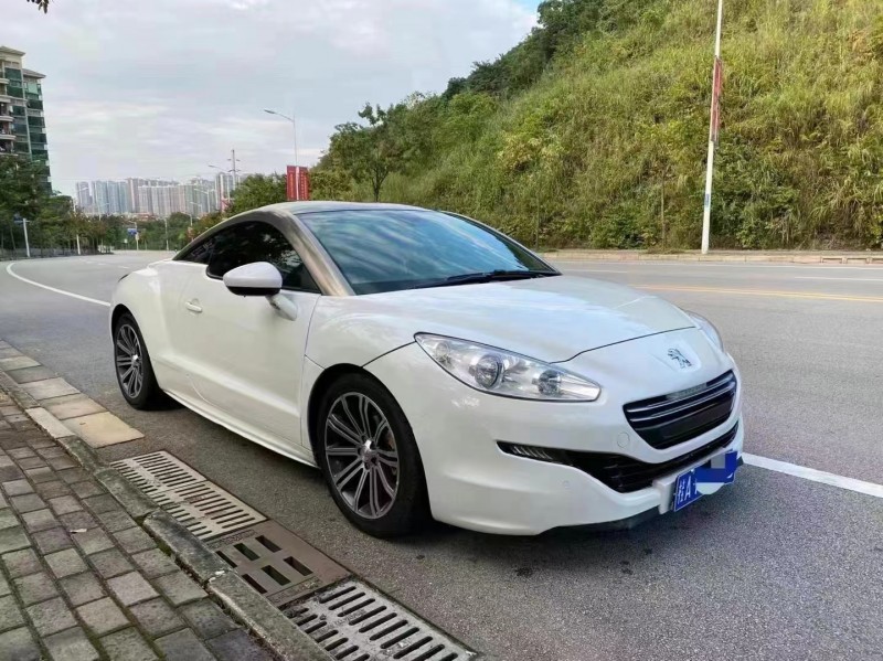 南寧18年標致RCZ2
