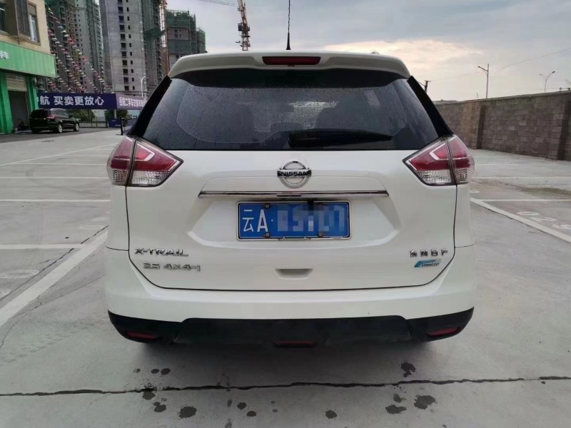 婁底15年日產奇駿2
