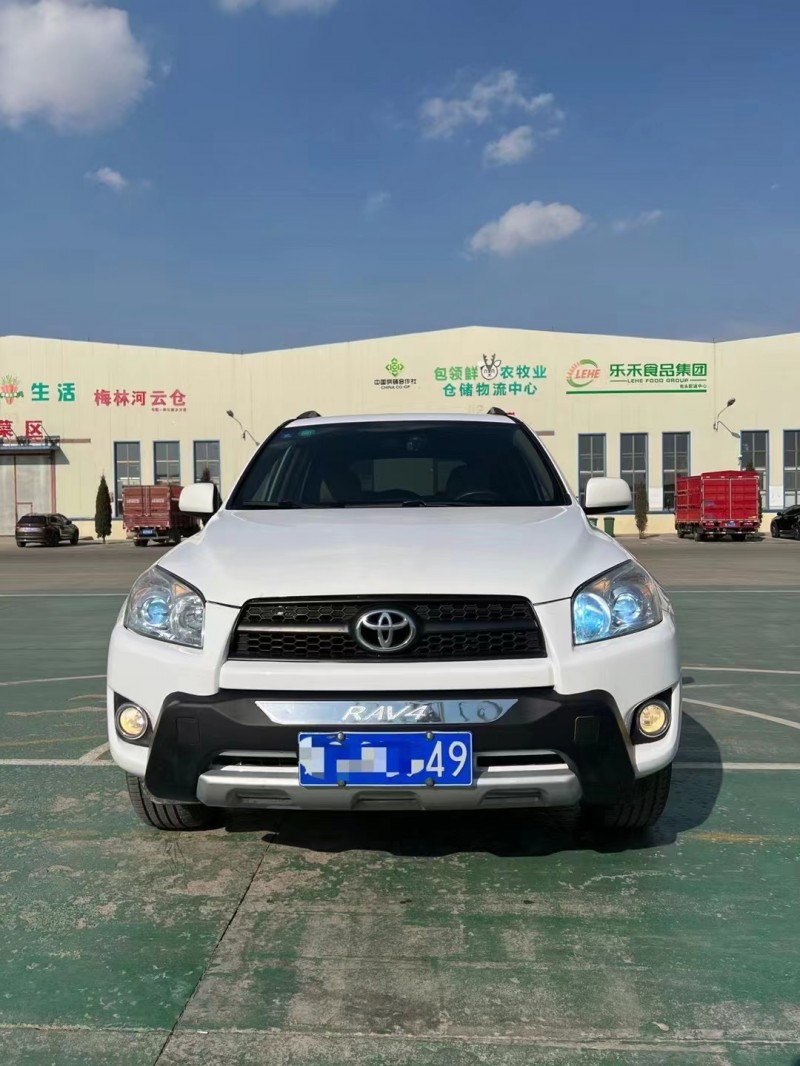 包頭13年豐田RAV41
