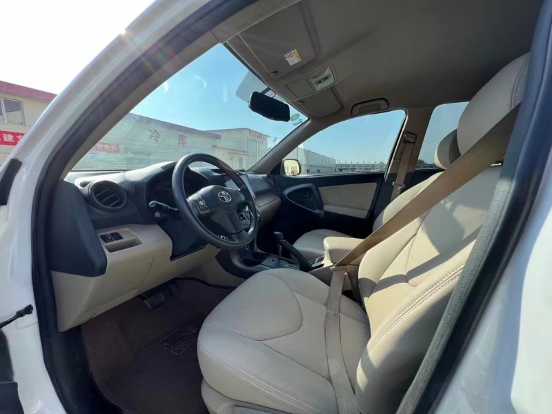 包頭13年豐田RAV44