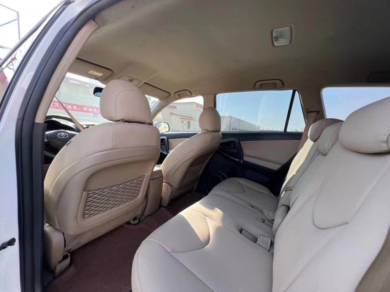 包頭13年豐田RAV46