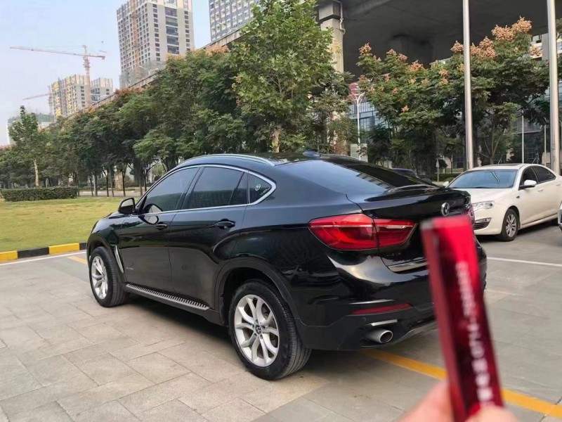 北京18年寶馬X68