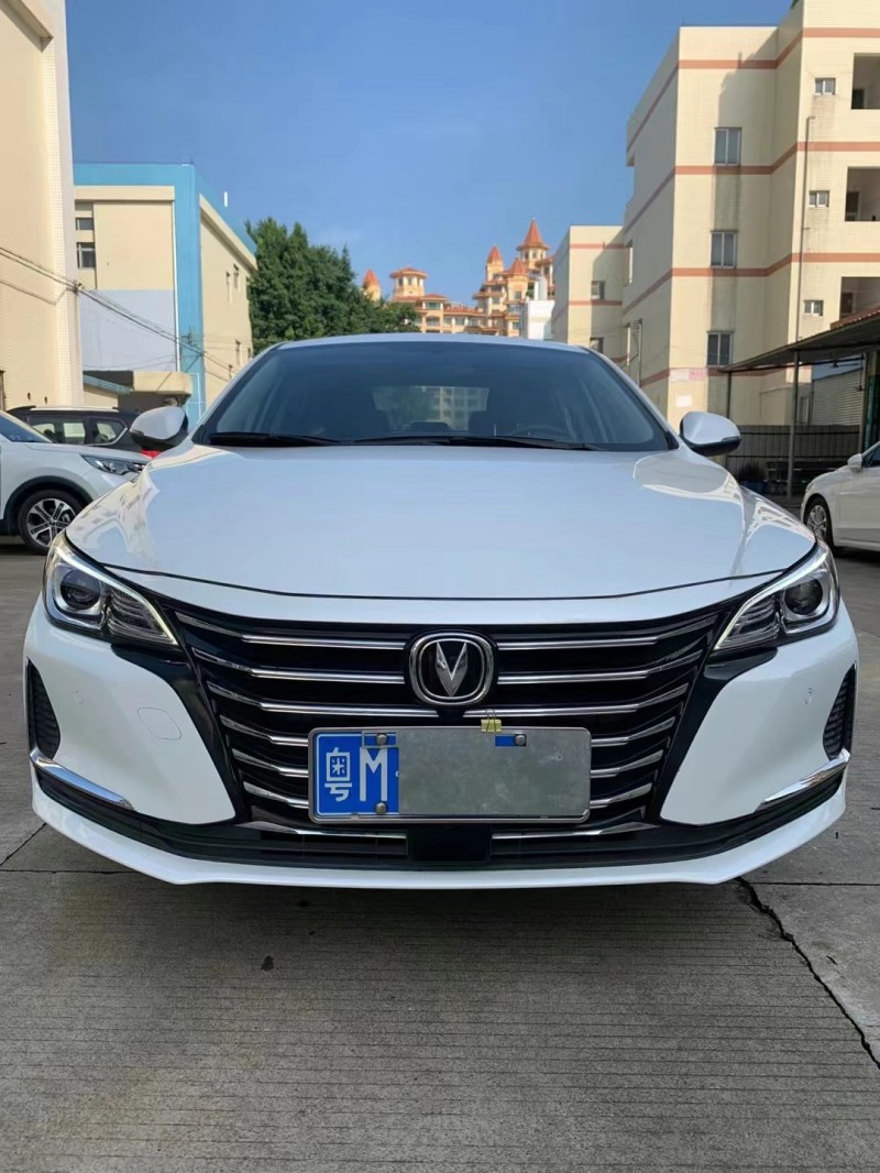 中山20年長安汽車銳程CC1