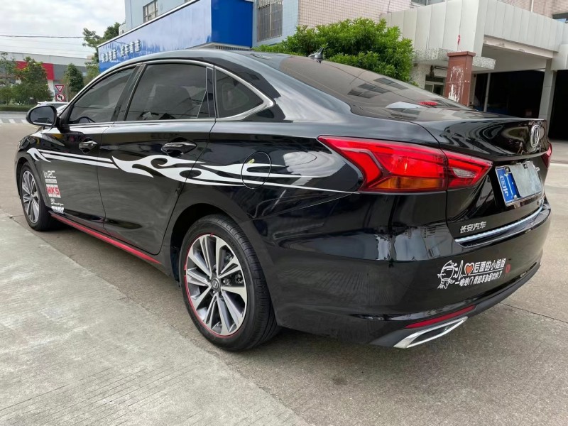 中山21年長安汽車銳程CC6