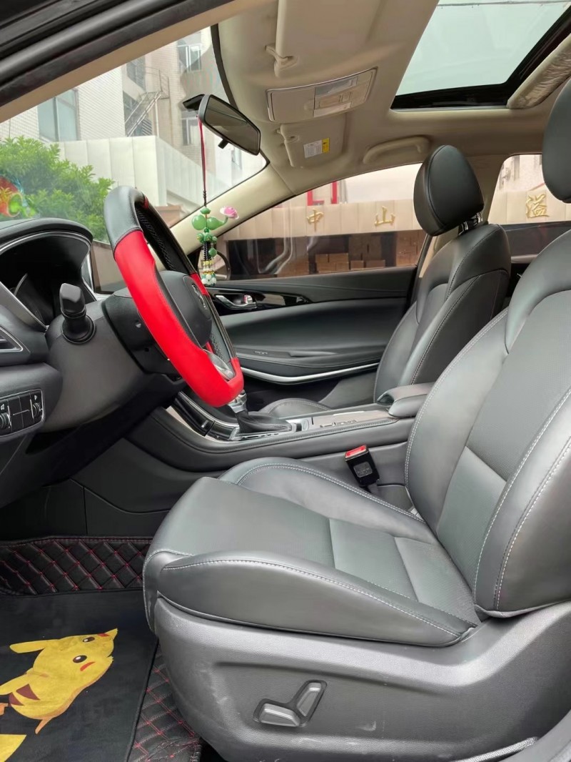 中山21年長安汽車銳程CC9