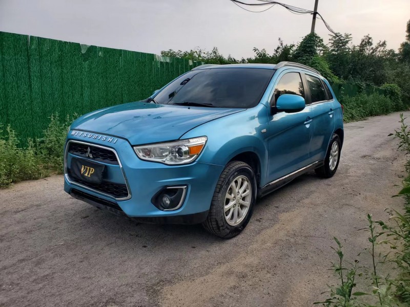 济宁14年三菱劲炫3