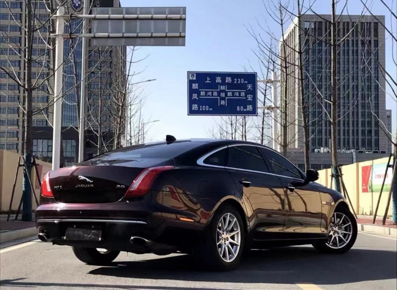天津16年捷豹XJ7