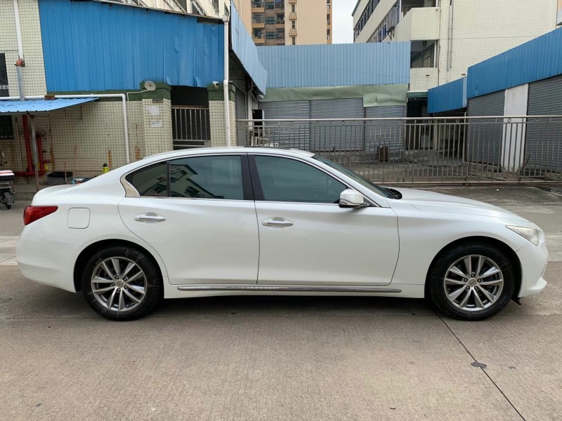 中山16年英菲尼迪Q50L2
