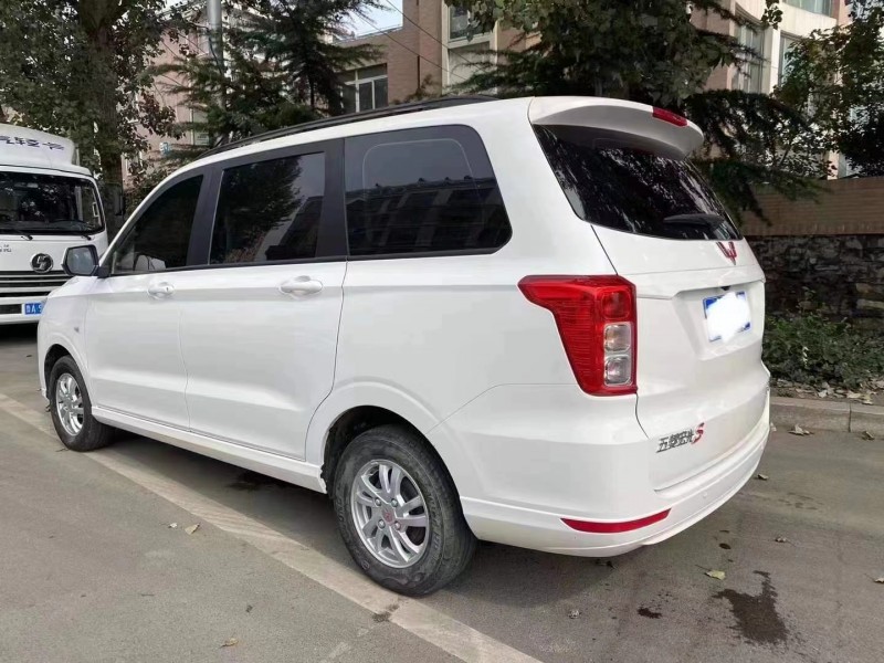 日照19年五菱汽車榮光7