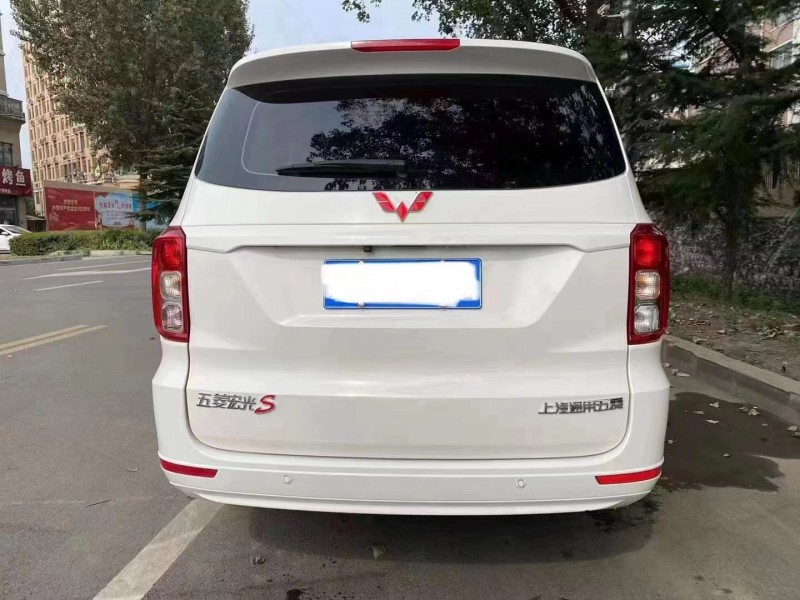 日照19年五菱汽車榮光8