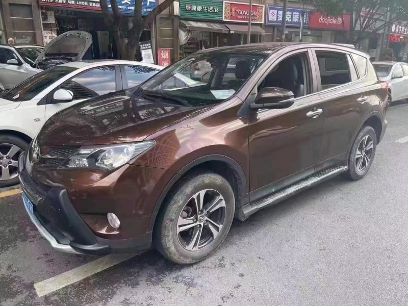 重慶15年豐田RAV43
