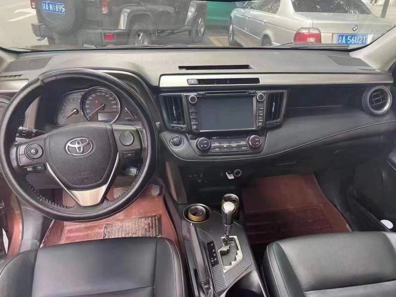 重慶15年豐田RAV44