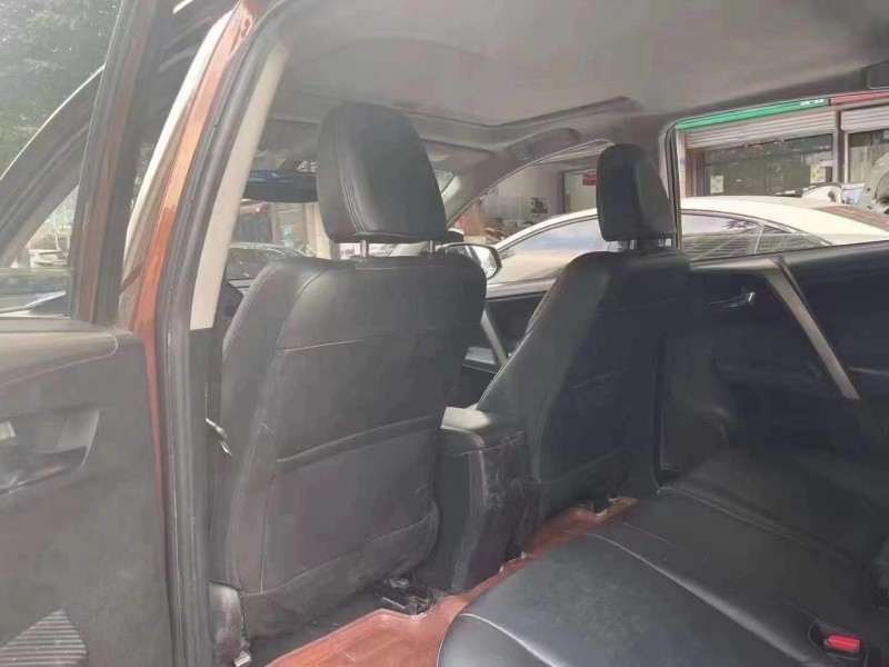 重慶15年豐田RAV46