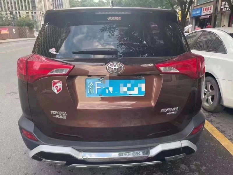 重慶15年豐田RAV48