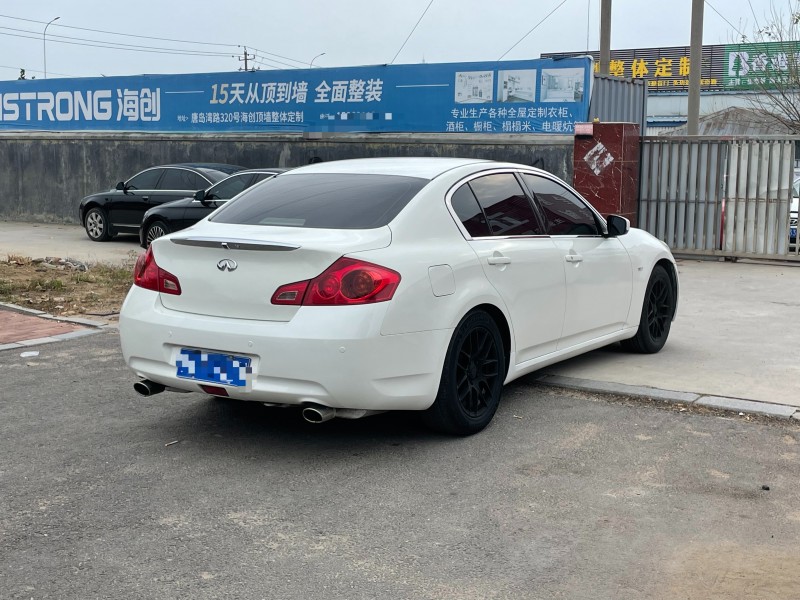 青島13年英菲尼迪G254