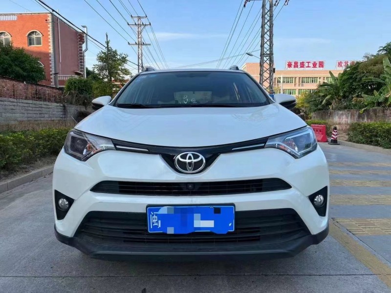 龍巖18年豐田RAV48