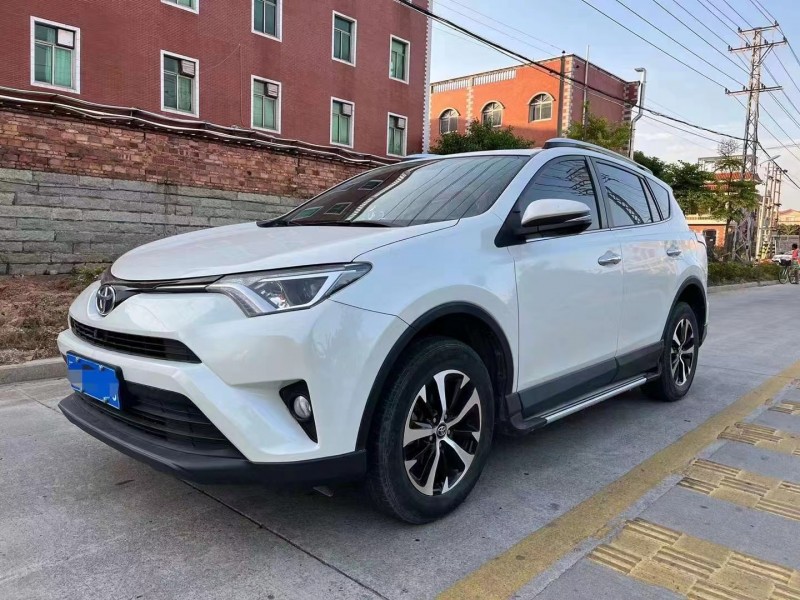 龍巖18年豐田RAV46