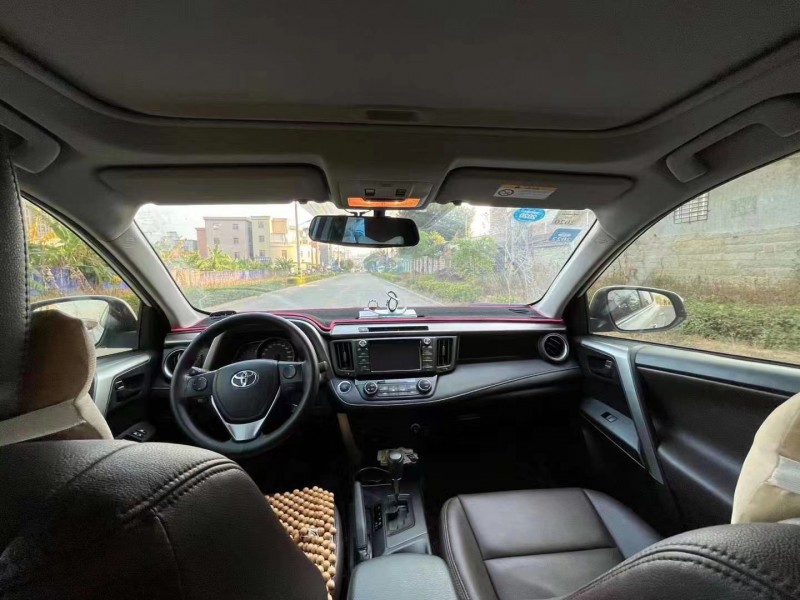 龍巖18年豐田RAV45