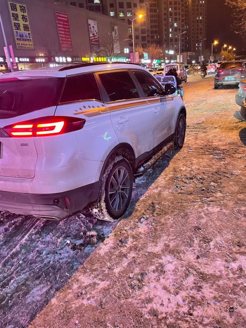 太原21年吉利博越3