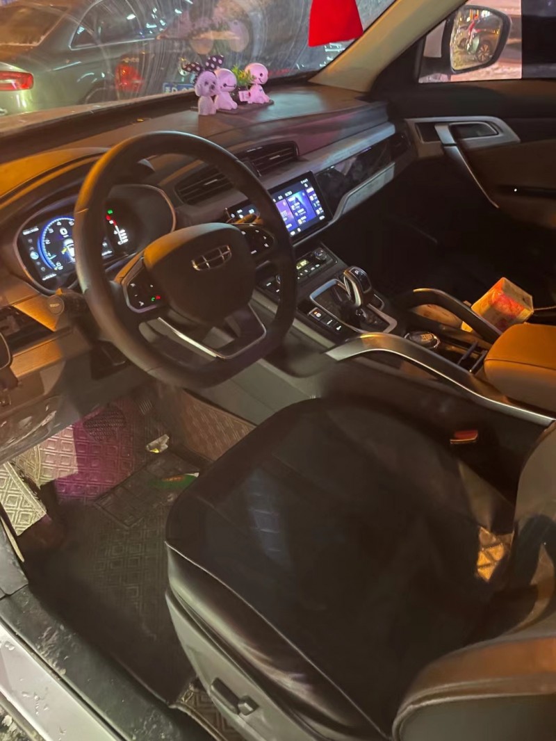 太原21年吉利博越5