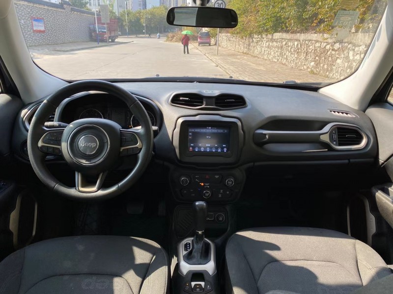 柳州19年Jeep自由俠4