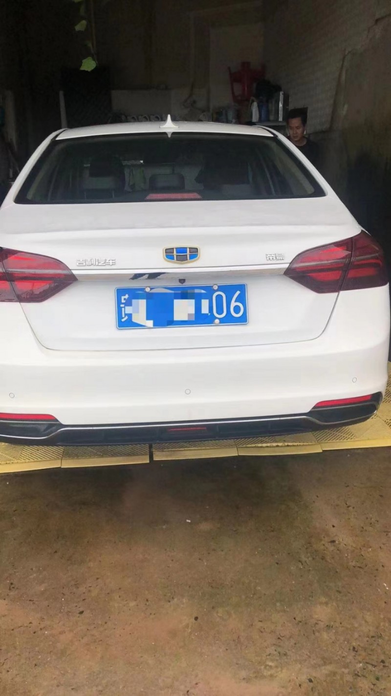 中山18年吉利帝豪2
