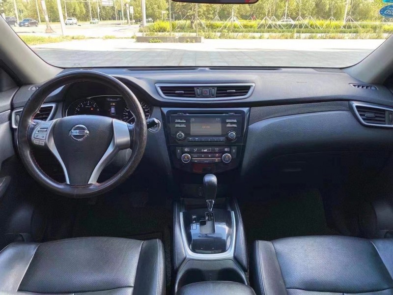 吉林15年日產奇駿4