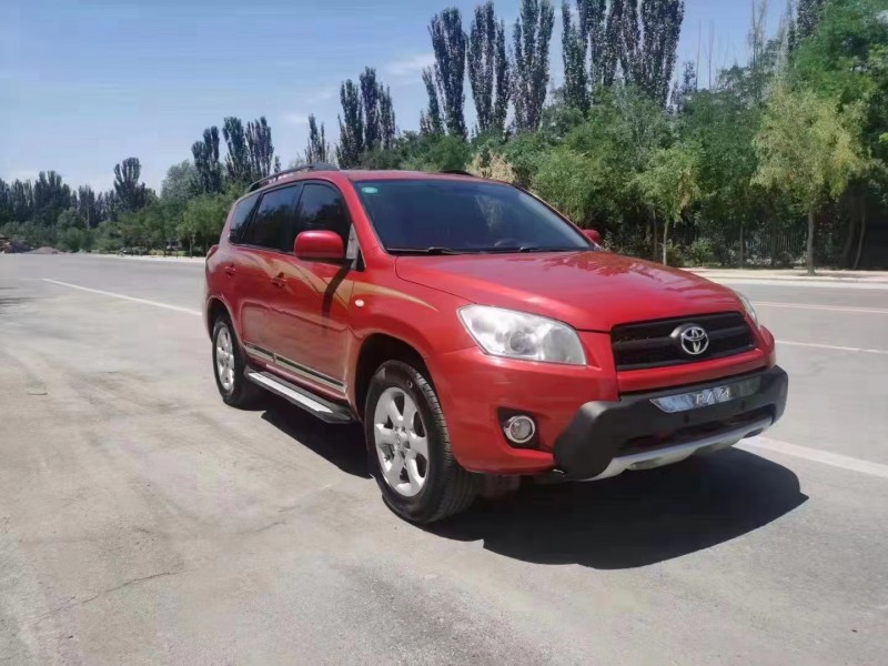 衡水13年豐田RAV42