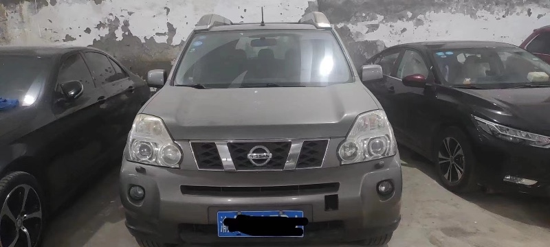 重慶10年日產奇駿1