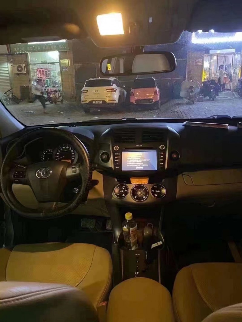東營12年豐田RAV48