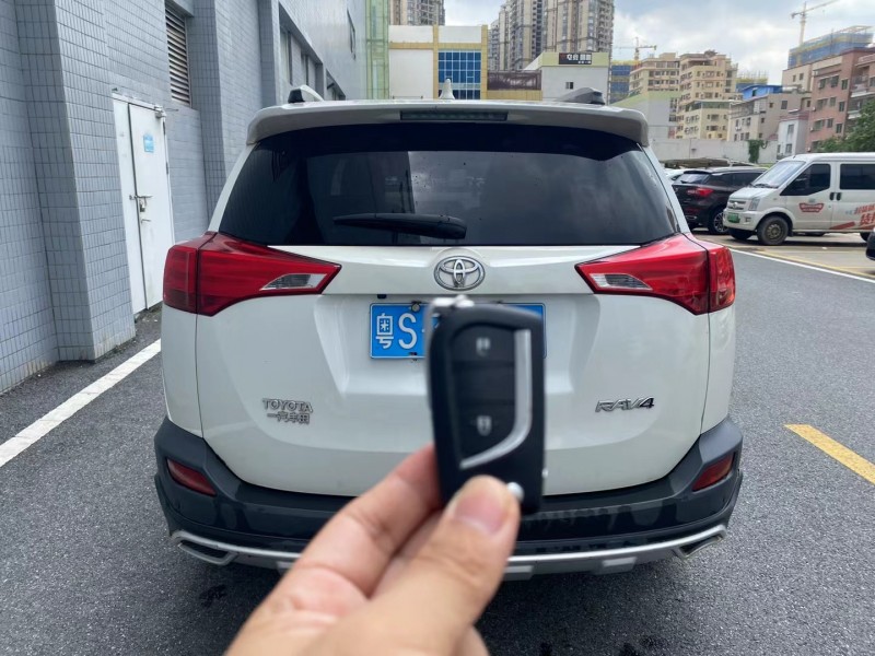 廣州16年豐田RAV4榮放5