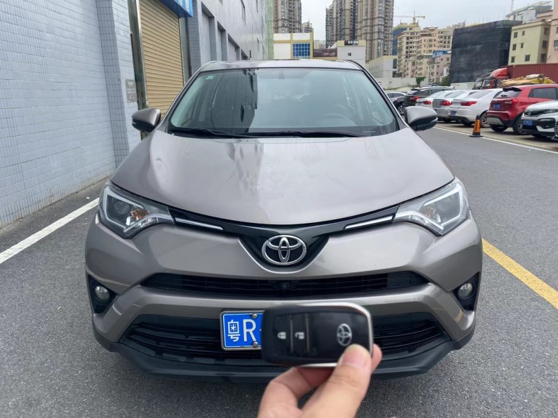 廣州19年豐田RAV4榮放1