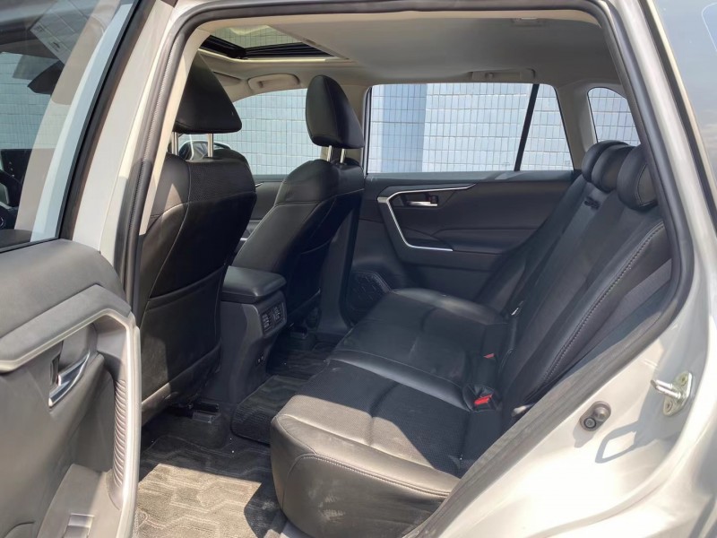 廣州19年豐田RAV4榮放9