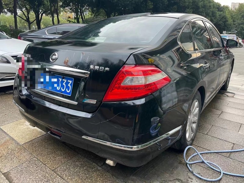 成都09年日產天籟5