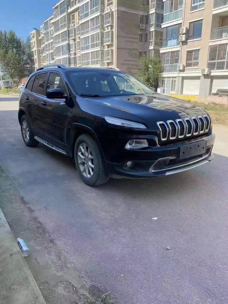 濰坊16年Jeep自由光3