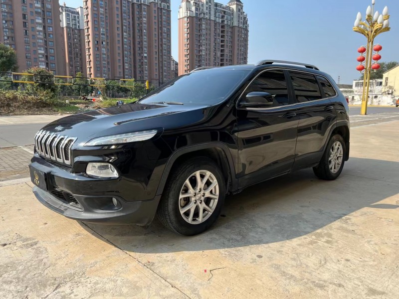 鹽城16年Jeep自由光2