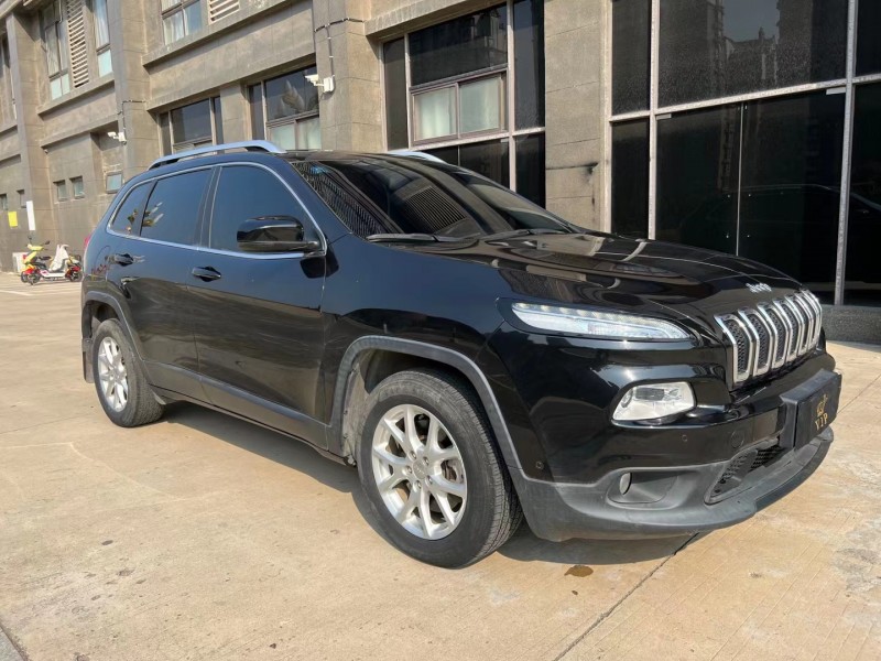 鹽城16年Jeep自由光3