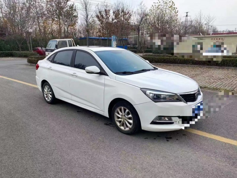 濰坊15年長安汽車悅翔V77