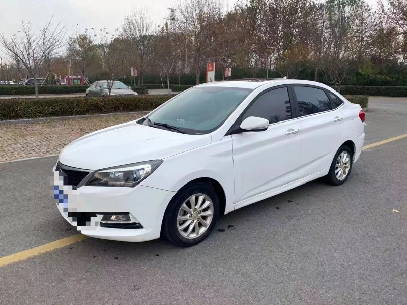 濰坊15年長安汽車悅翔V78