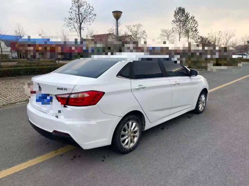 濰坊15年長安汽車悅翔V72