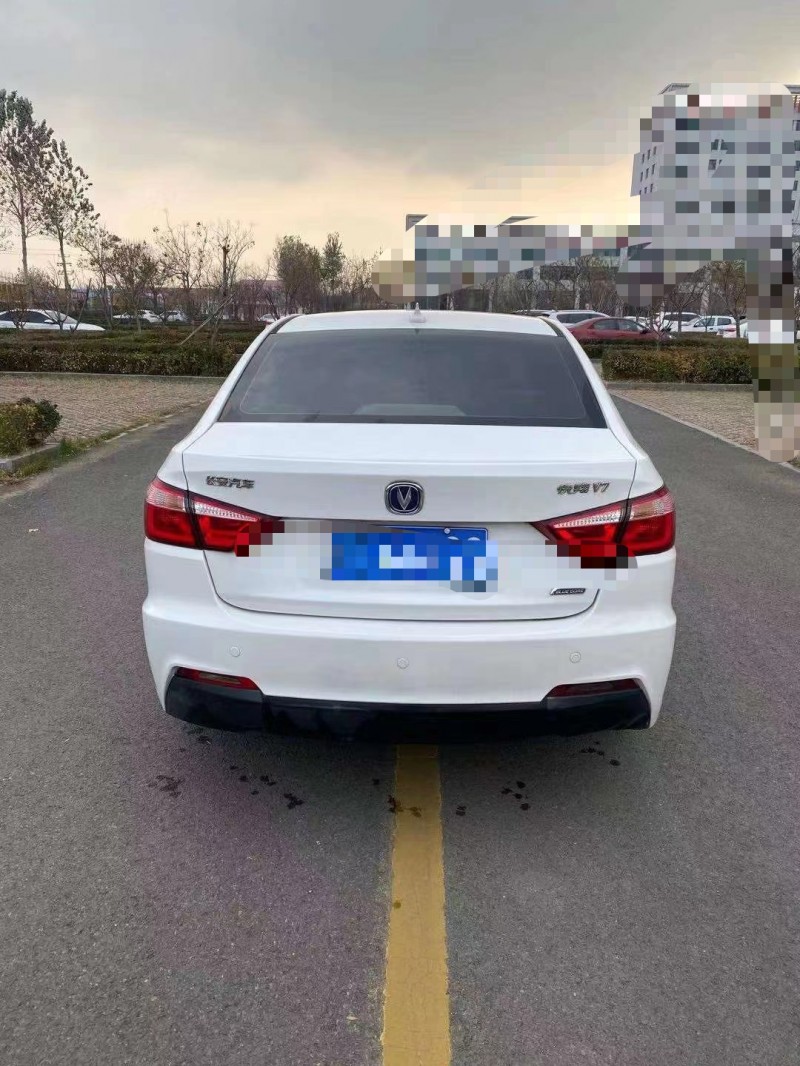 濰坊15年長安汽車悅翔V71