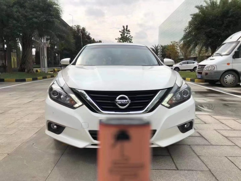 咸寧17年日產天籟1